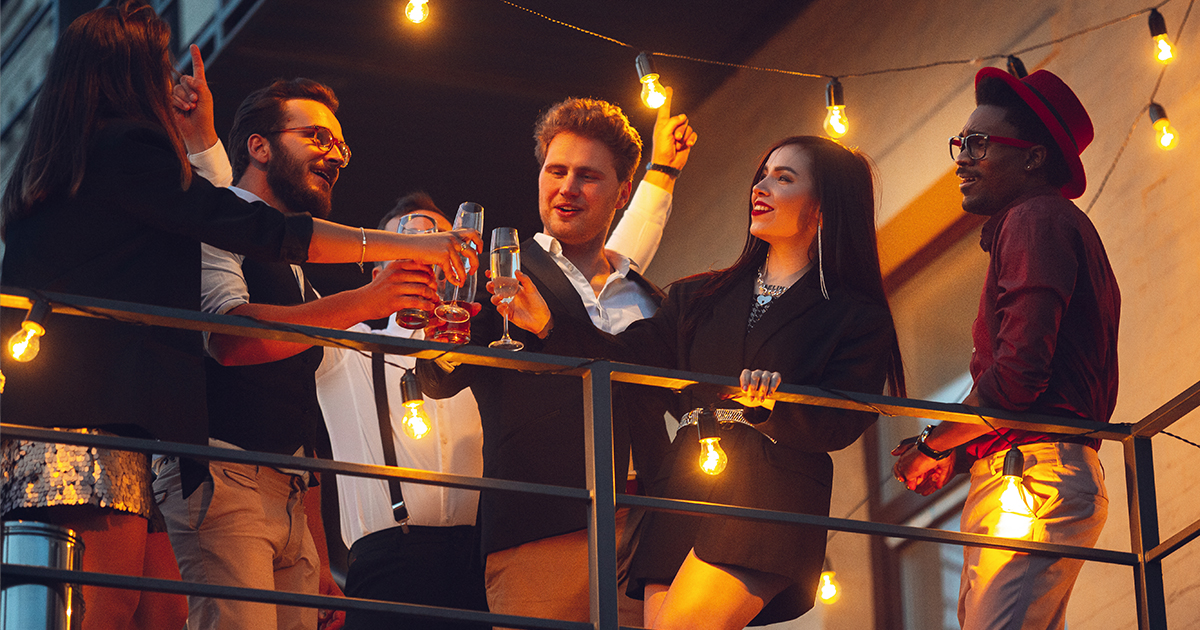 Relax na party, udržiavanie rovnováhy v živote socializáciou. Rovnováha medzi prácou a vedou